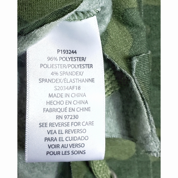 Camouflage Sweatshirt NWOT Medium - Picture 7 of 8